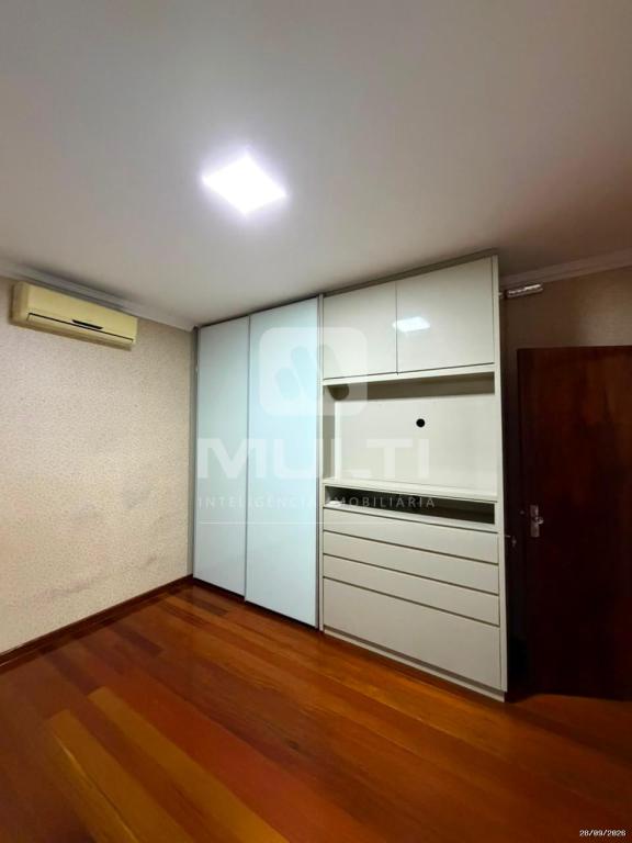 Casa, 3 quartos, 220 m² - Foto 31