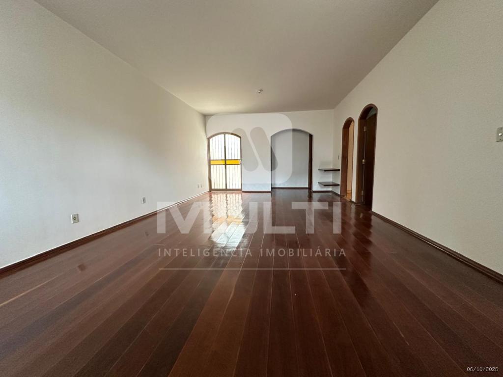 Casa, 4 quartos, 260 m² - Foto 2