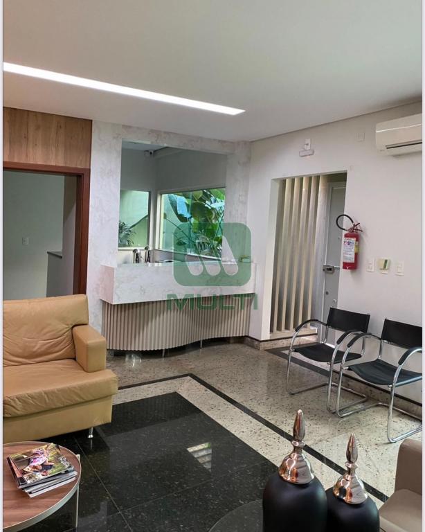 Prédio Inteiro à venda com 3 quartos, 268m² - Foto 2