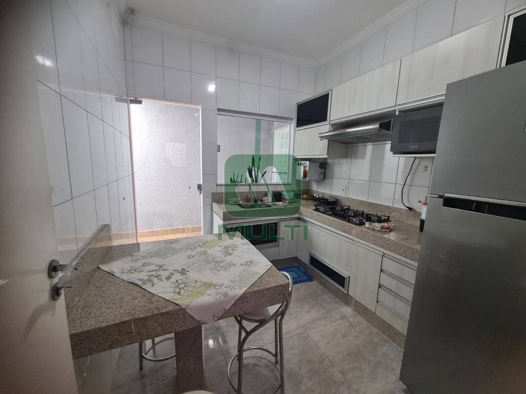 Casa à venda com 3 quartos, 160m² - Foto 4