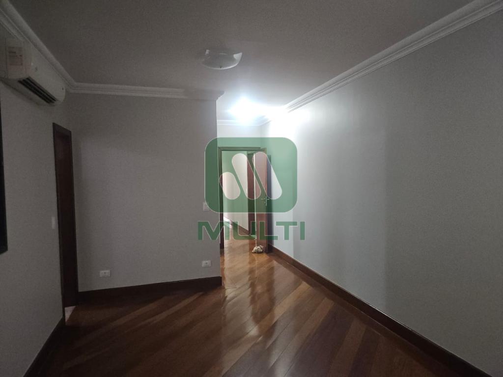 Apartamento à venda com 4 quartos, 337m² - Foto 3