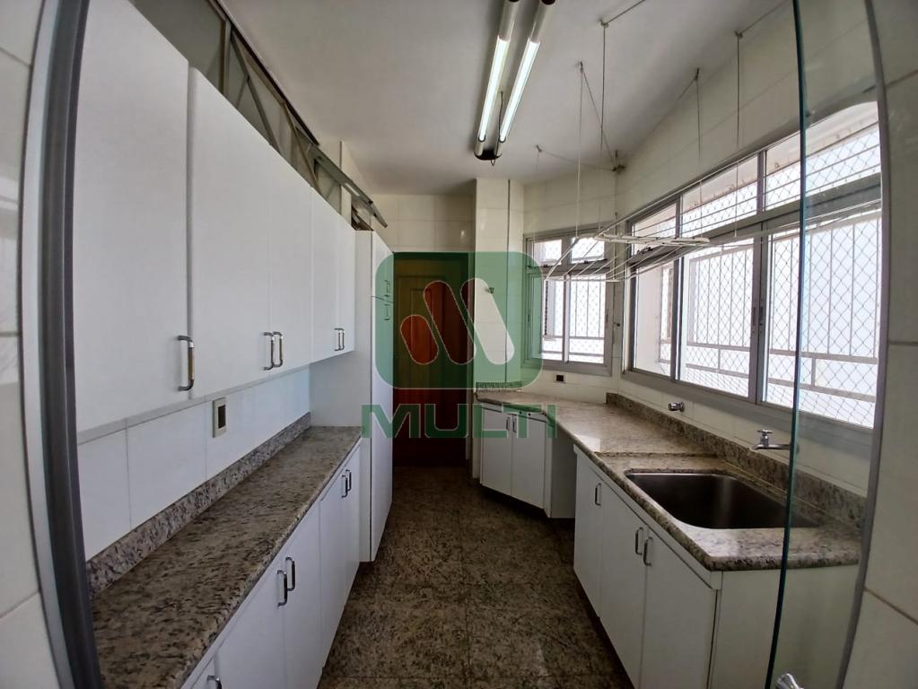 Apartamento à venda com 3 quartos, 160m² - Foto 5