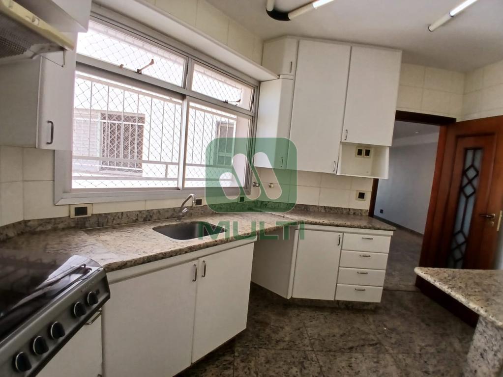 Apartamento à venda com 3 quartos, 160m² - Foto 6