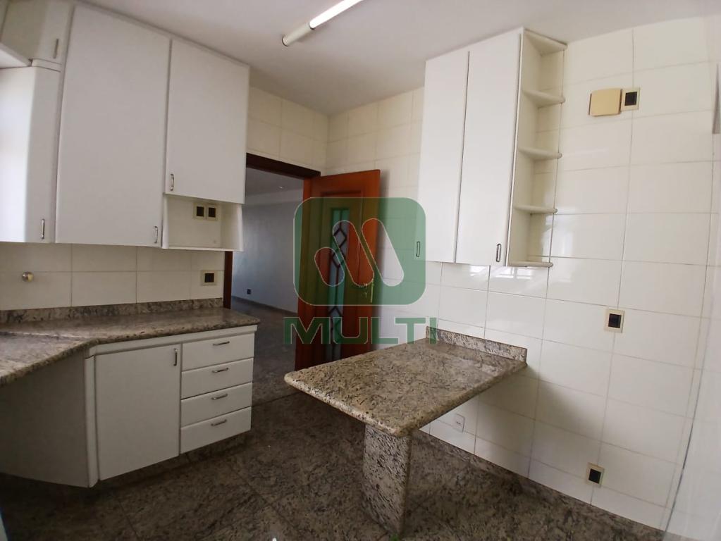 Apartamento à venda com 3 quartos, 160m² - Foto 8