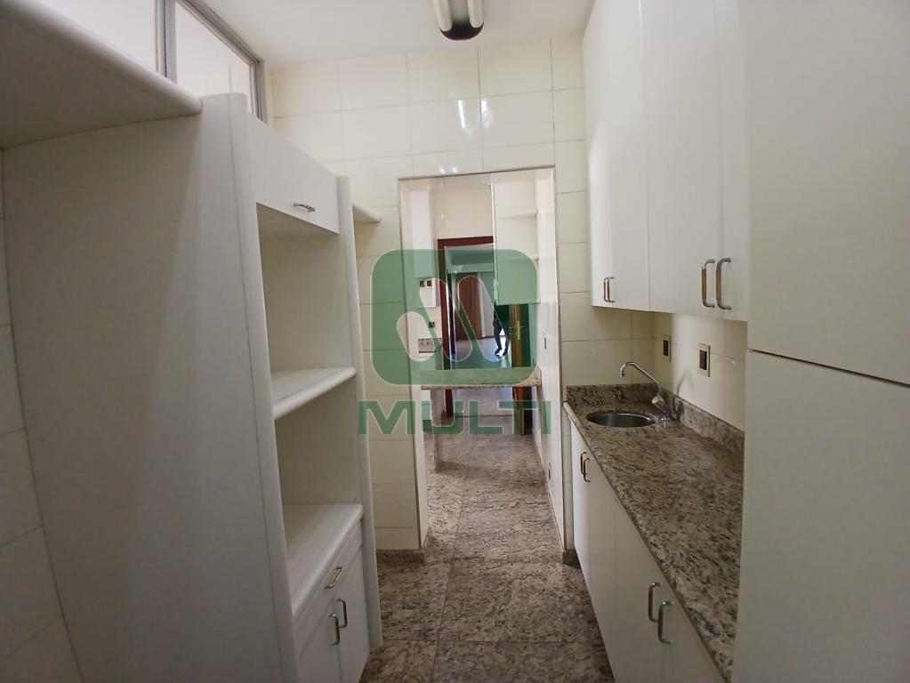 Apartamento à venda com 3 quartos, 160m² - Foto 11