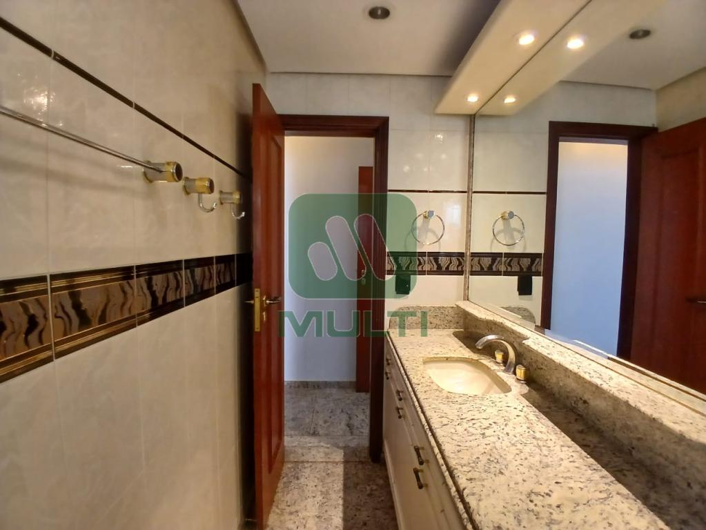 Apartamento à venda com 3 quartos, 160m² - Foto 19