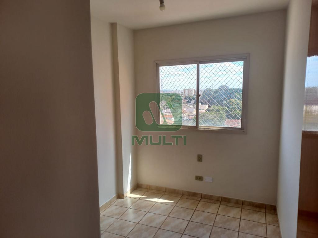 Apartamento à venda com 3 quartos, 68m² - Foto 3