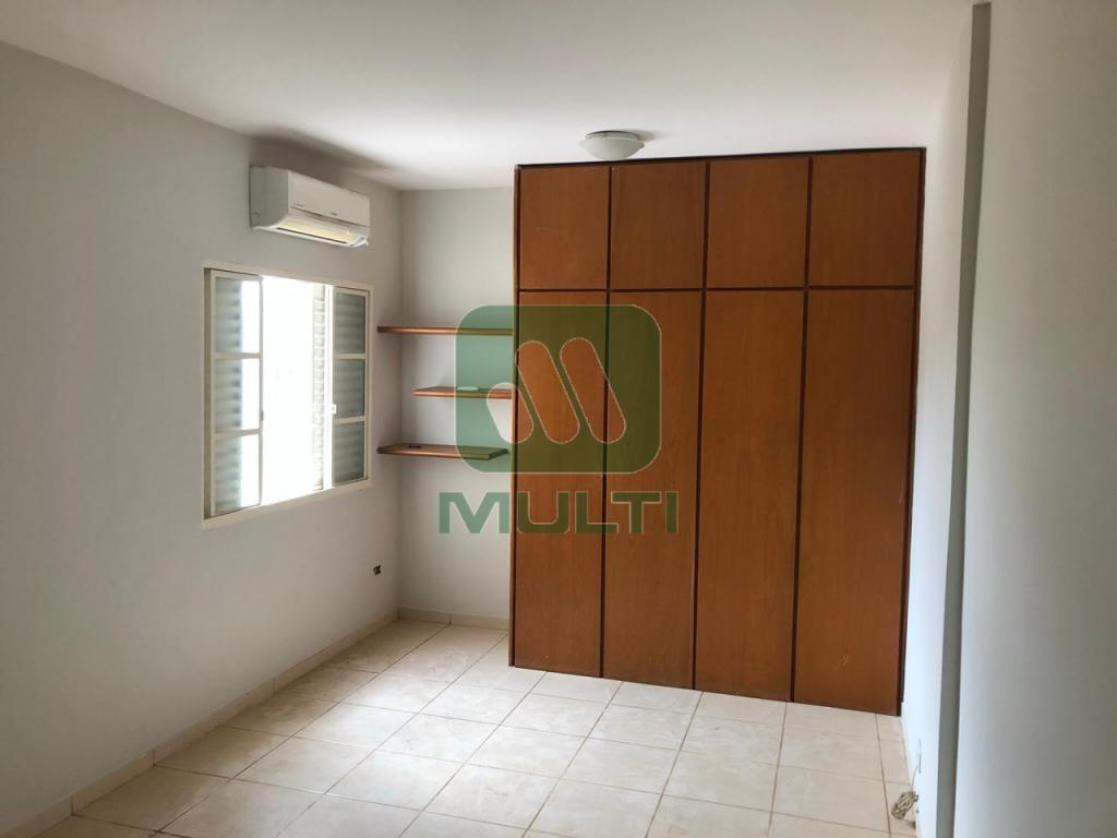 Casa à venda com 3 quartos, 190m² - Foto 8