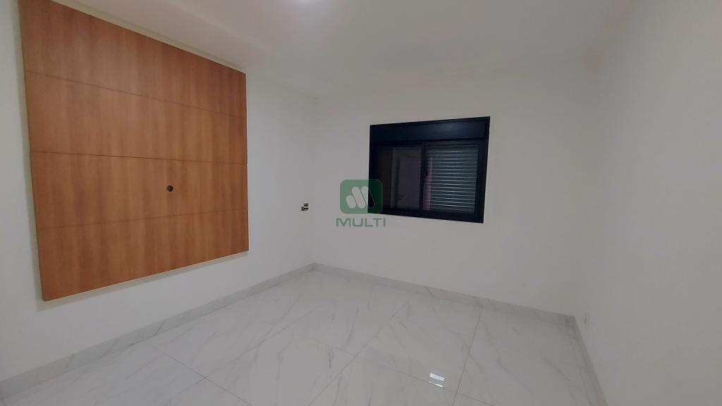 Casa à venda com 3 quartos, 227m² - Foto 10