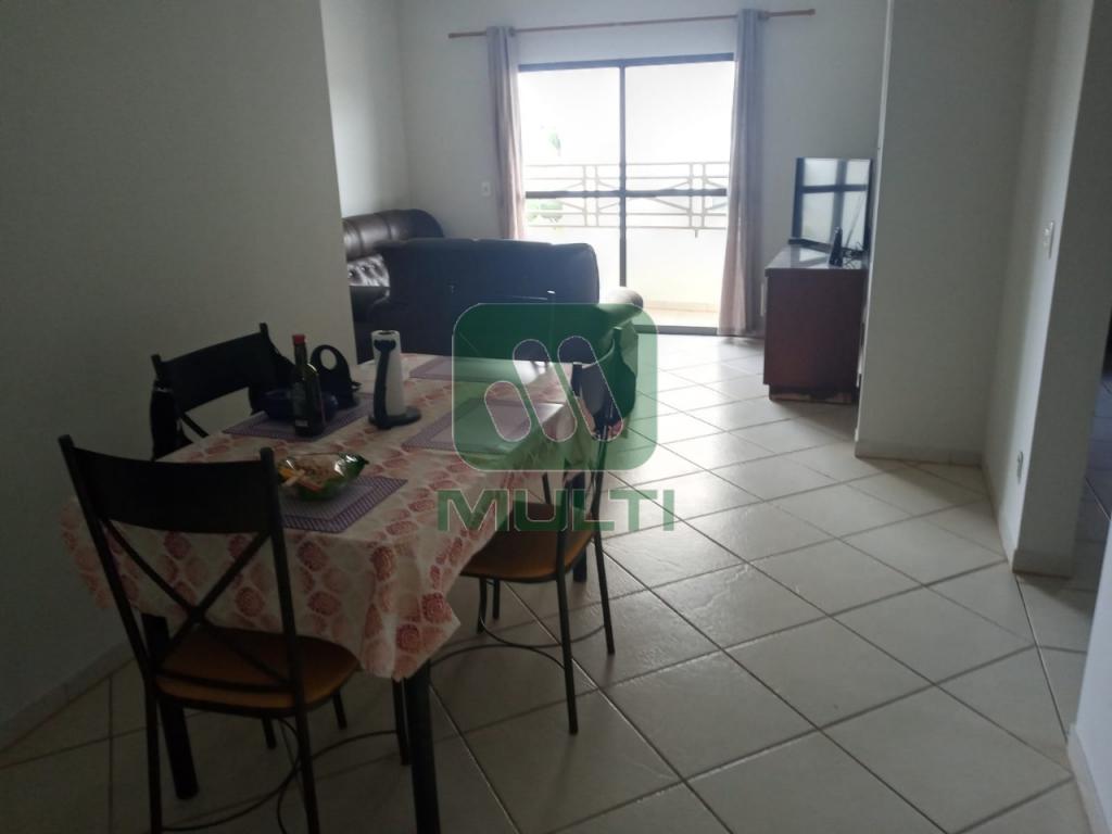 Apartamento à venda com 3 quartos, 84m² - Foto 1