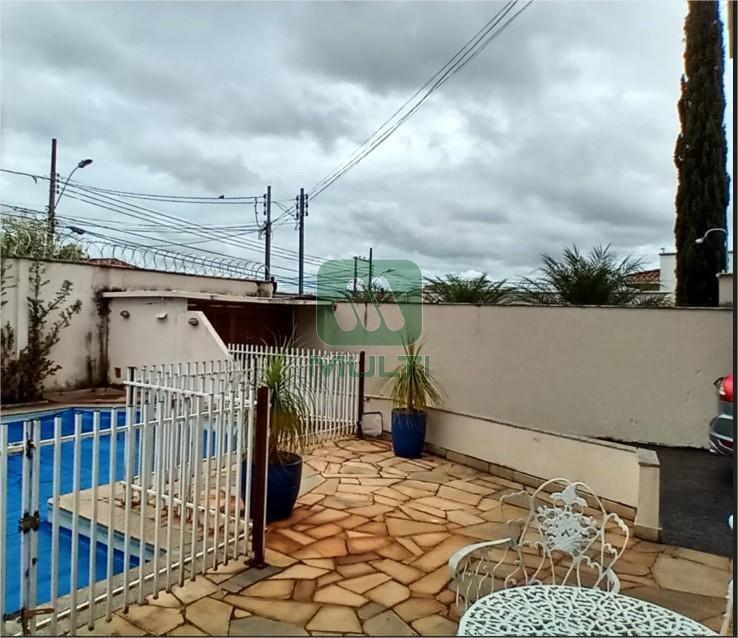 Casa à venda com 3 quartos, 360m² - Foto 10