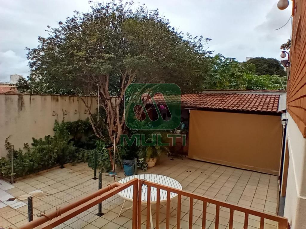 Casa à venda com 3 quartos, 360m² - Foto 12