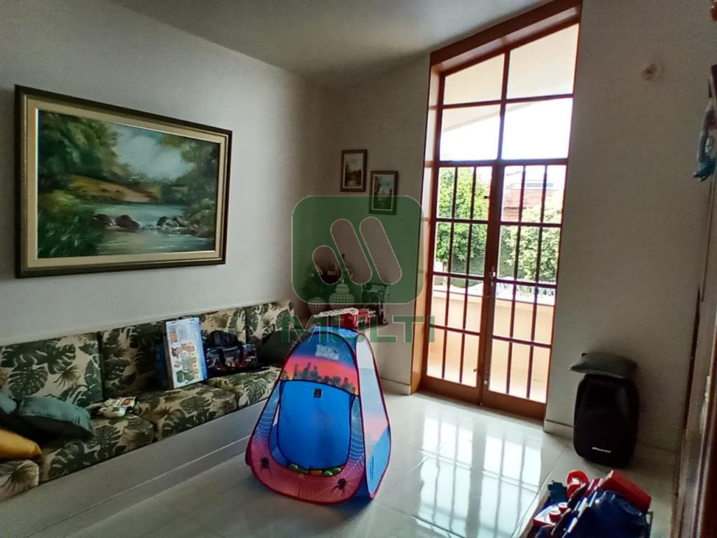 Casa à venda com 3 quartos, 360m² - Foto 16