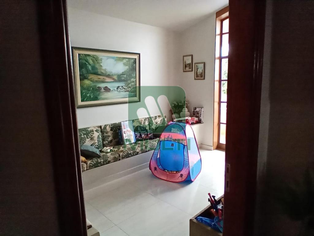 Casa à venda com 3 quartos, 360m² - Foto 17