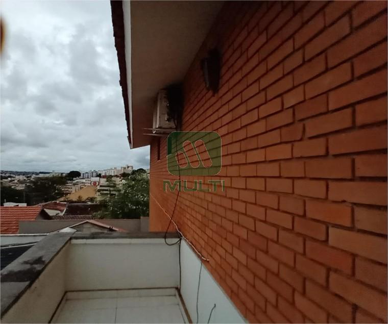 Casa à venda com 3 quartos, 360m² - Foto 18