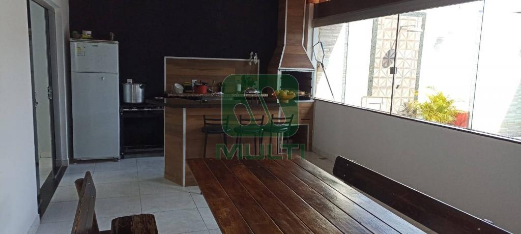 Casa à venda com 3 quartos, 181m² - Foto 14