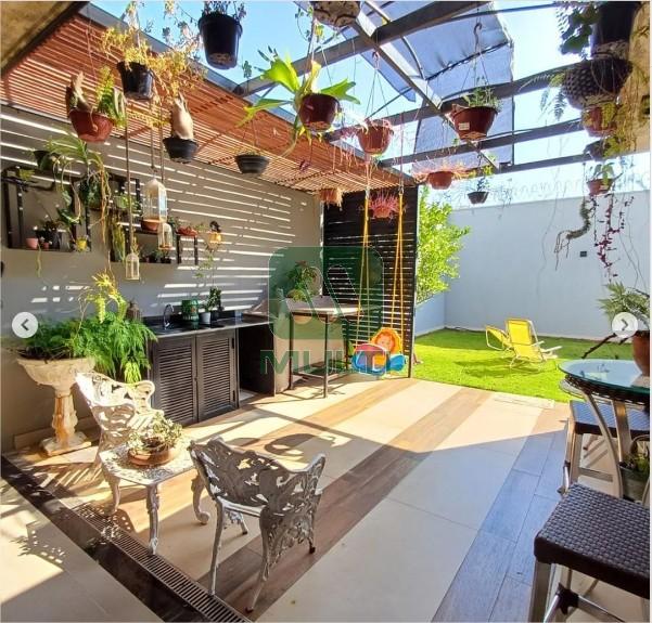 Casa à venda com 3 quartos, 232m² - Foto 5