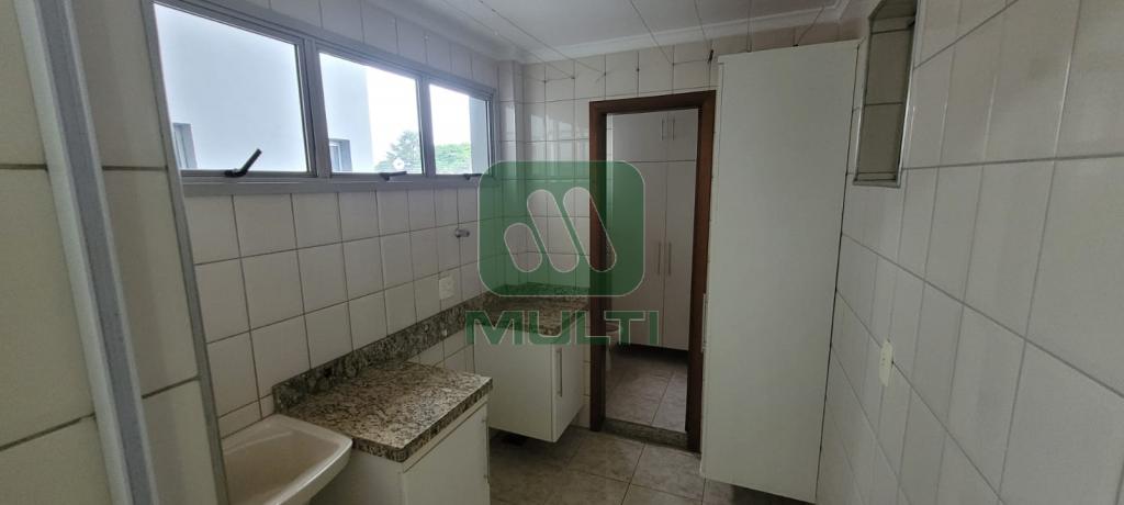 Apartamento à venda com 3 quartos, 115m² - Foto 1