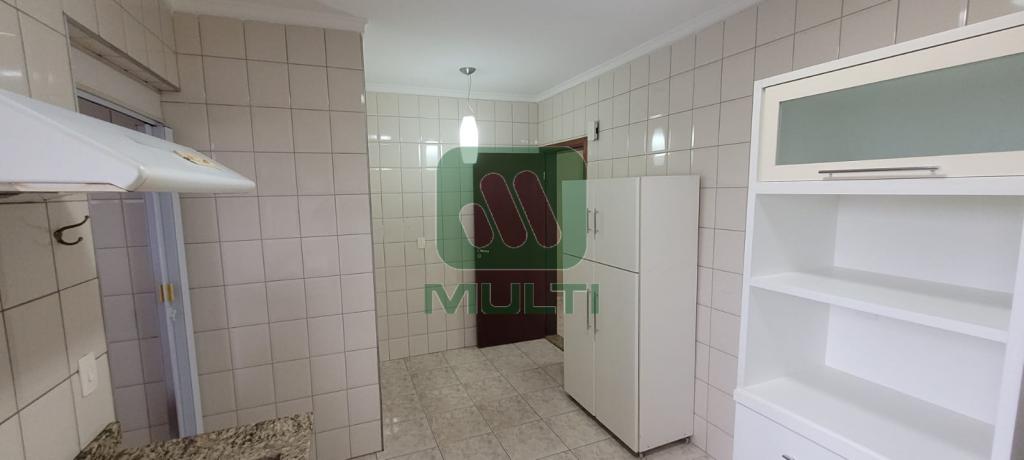 Apartamento à venda com 3 quartos, 115m² - Foto 7