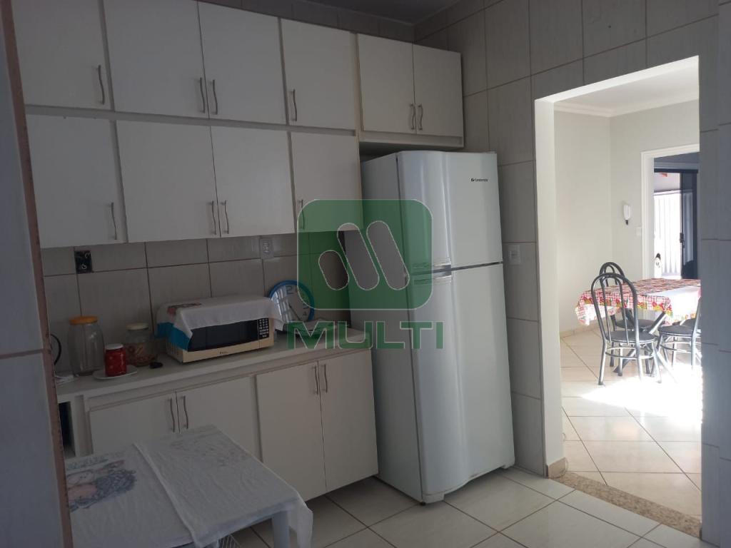 Casa à venda com 4 quartos, 182m² - Foto 7