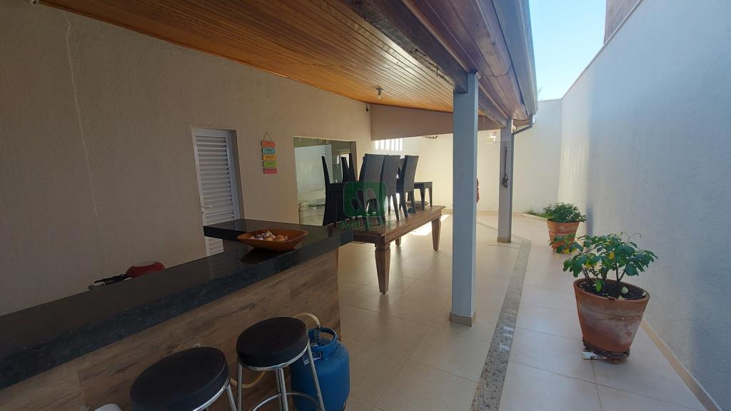 Casa à venda com 4 quartos, 174m² - Foto 13