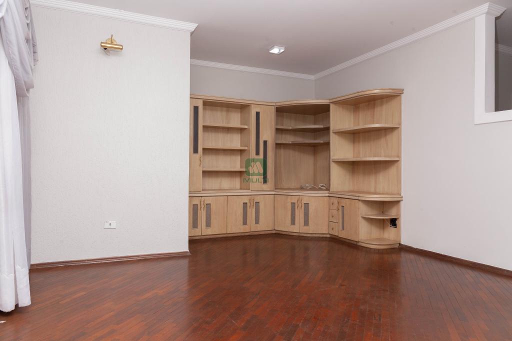 Apartamento à venda com 3 quartos, 160m² - Foto 1