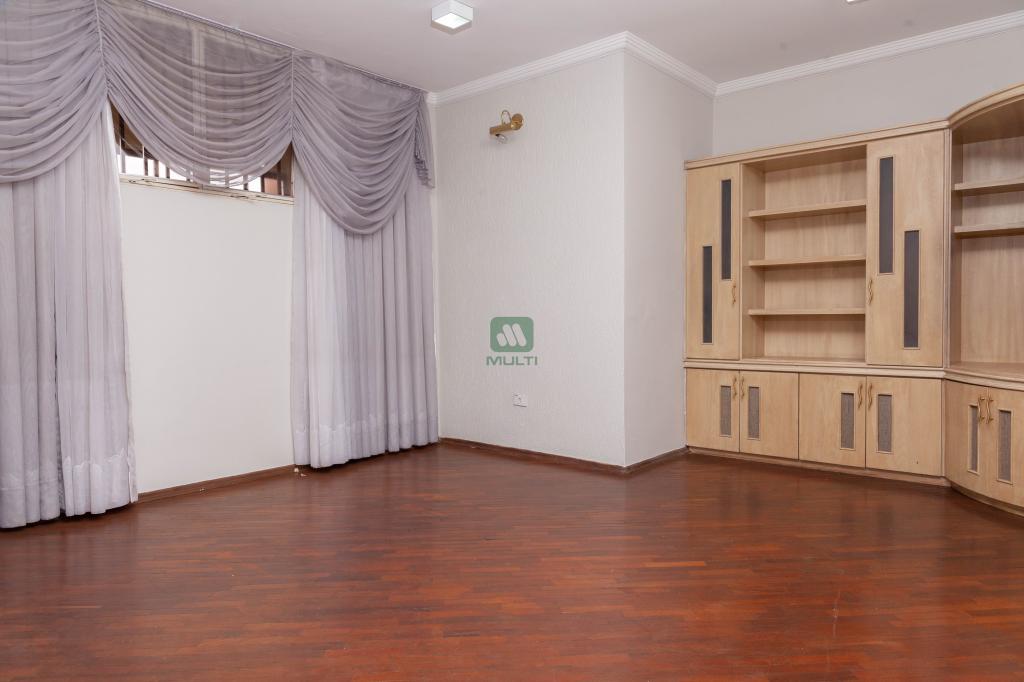 Apartamento à venda com 3 quartos, 160m² - Foto 2