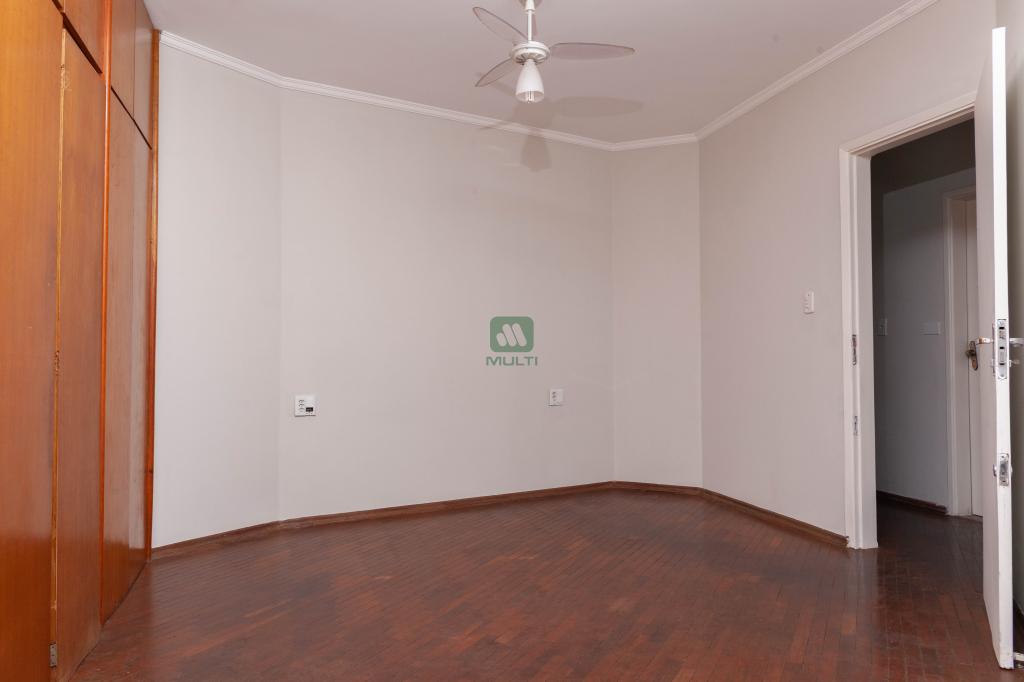 Apartamento à venda com 3 quartos, 160m² - Foto 11