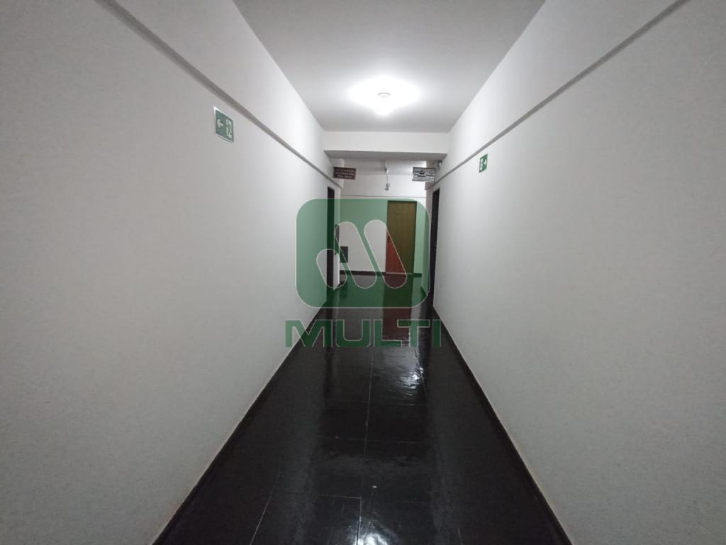 Conjunto Comercial-Sala à venda com 1 quarto, 30m² - Foto 3