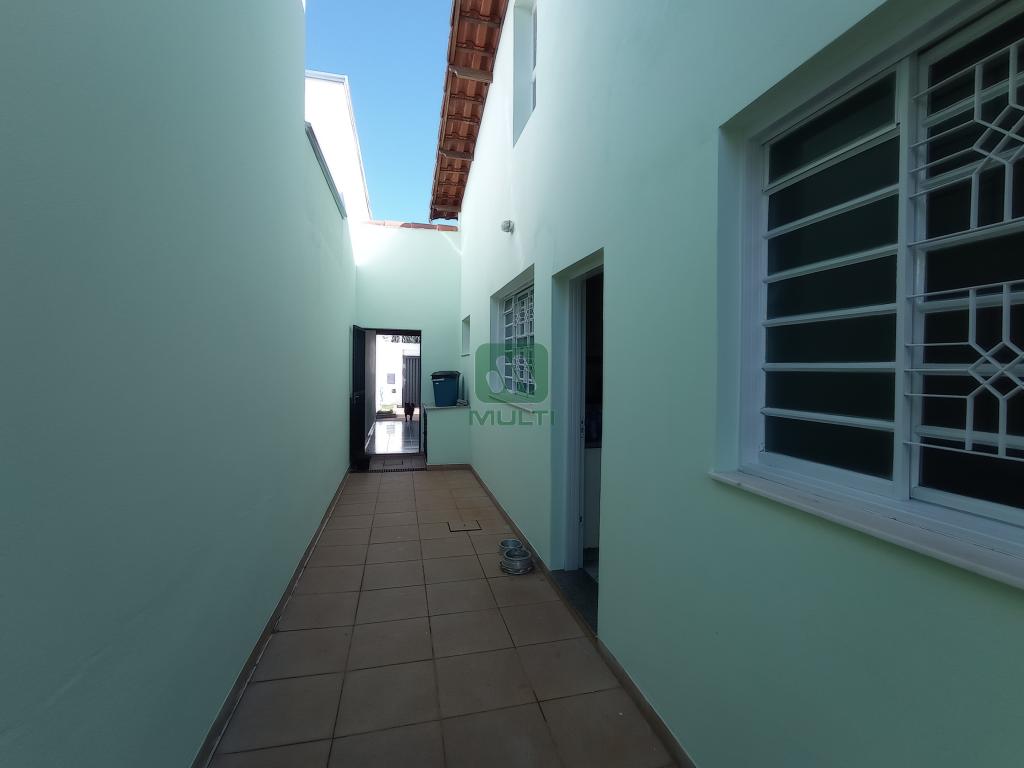 Casa à venda com 4 quartos, 330m² - Foto 6