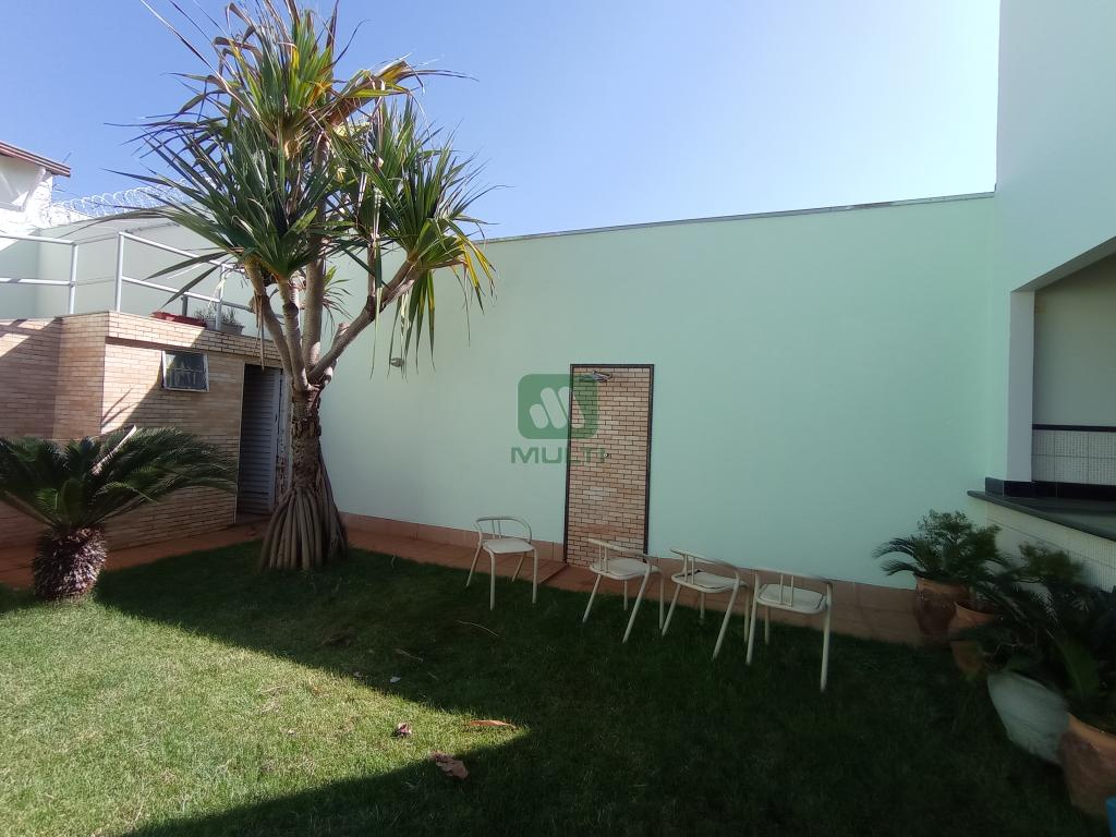 Casa à venda com 4 quartos, 330m² - Foto 8