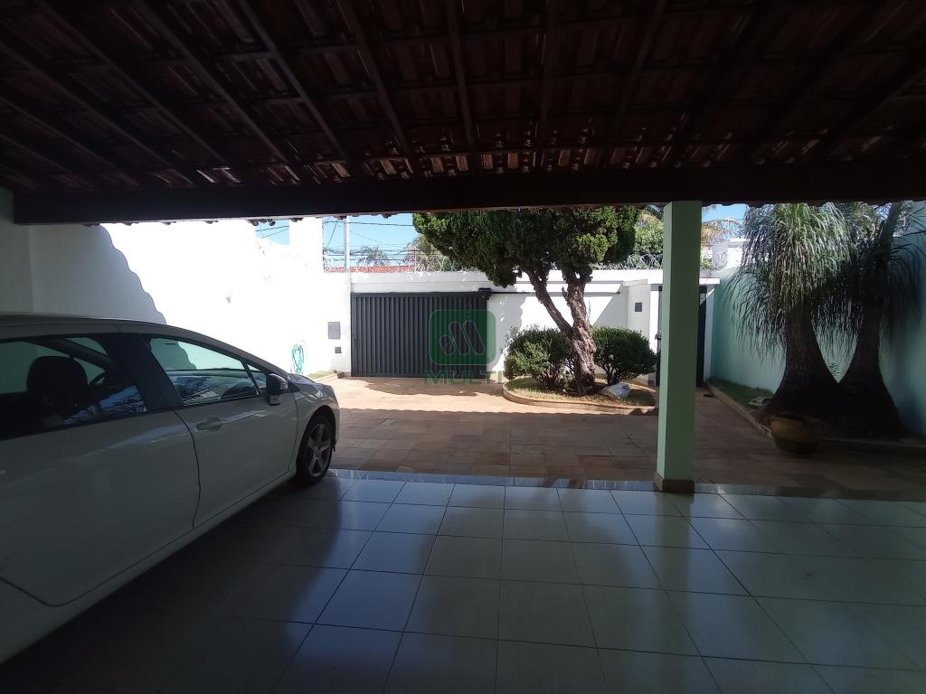 Casa à venda com 4 quartos, 330m² - Foto 10