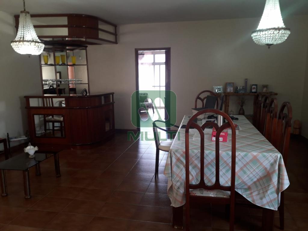 Apartamento à venda com 3 quartos, 177m² - Foto 3