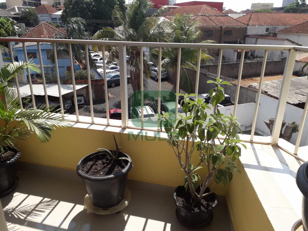 Apartamento à venda com 3 quartos, 177m² - Foto 13