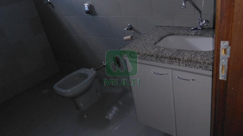 Casa à venda com 3 quartos, 272m² - Foto 17