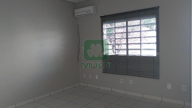 Casa à venda com 3 quartos, 272m² - Foto 24