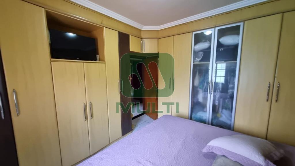 Casa à venda com 3 quartos, 166m² - Foto 3