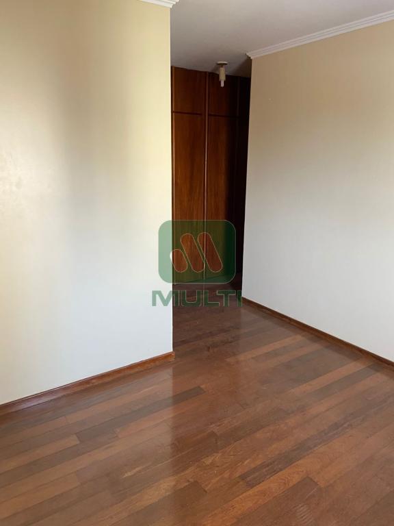 Apartamento à venda com 4 quartos, 132m² - Foto 2