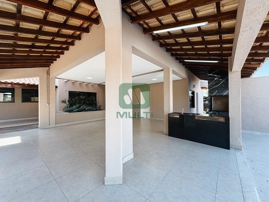 Casa à venda com 5 quartos, 439m² - Foto 3