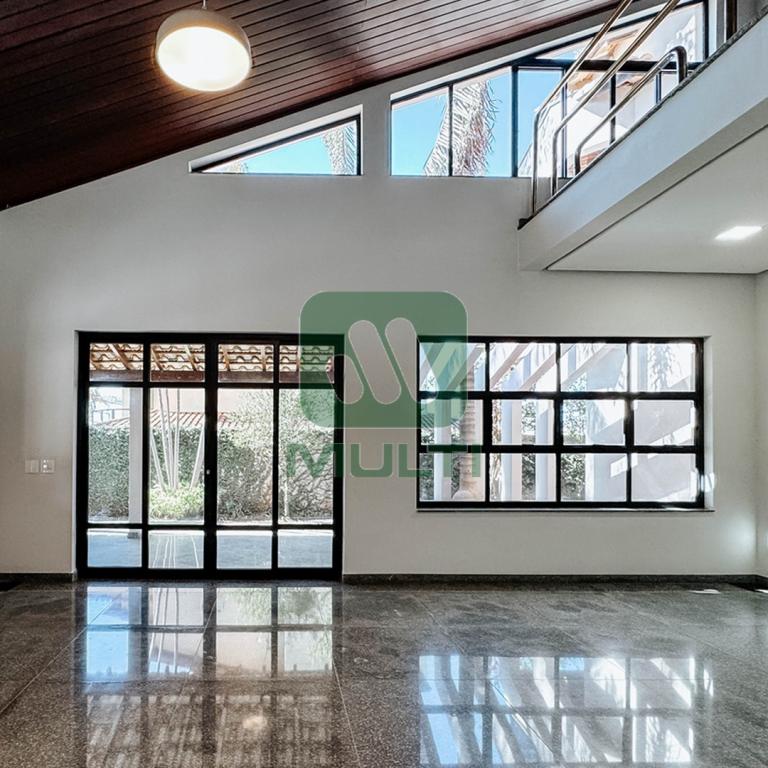 Casa à venda com 5 quartos, 439m² - Foto 4