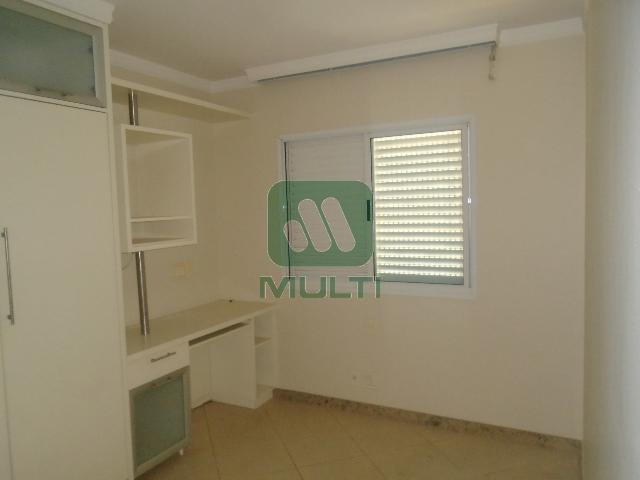 Apartamento à venda com 3 quartos, 188m² - Foto 3