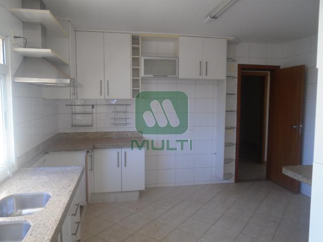 Apartamento à venda com 3 quartos, 188m² - Foto 8