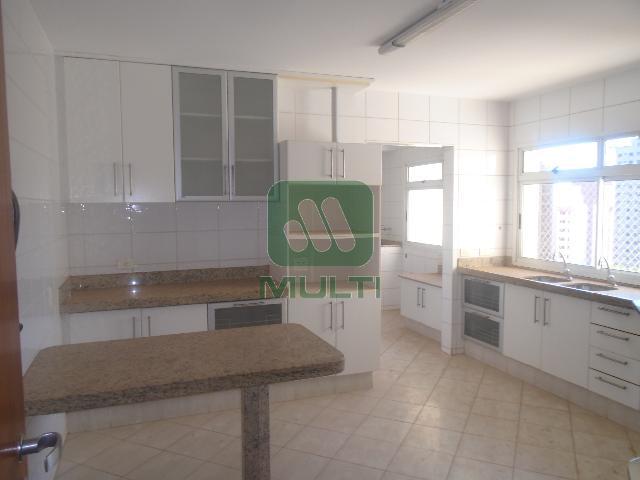 Apartamento à venda com 3 quartos, 188m² - Foto 9