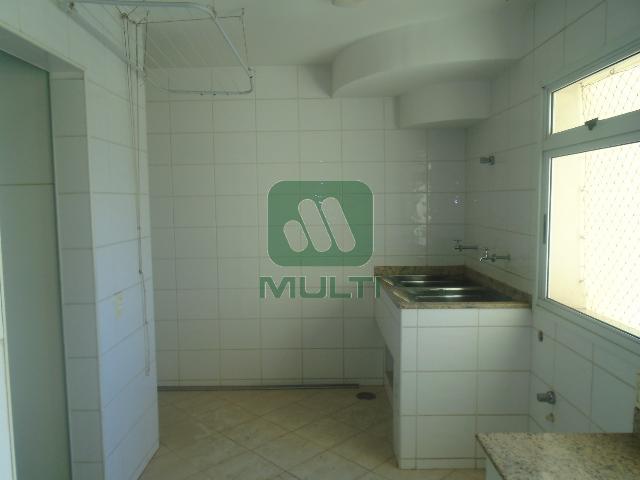 Apartamento à venda com 3 quartos, 188m² - Foto 11