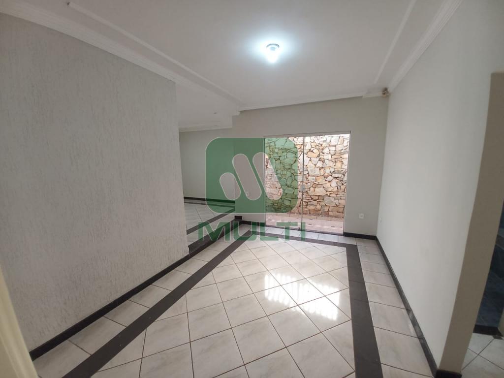 Casa à venda com 3 quartos, 158m² - Foto 4