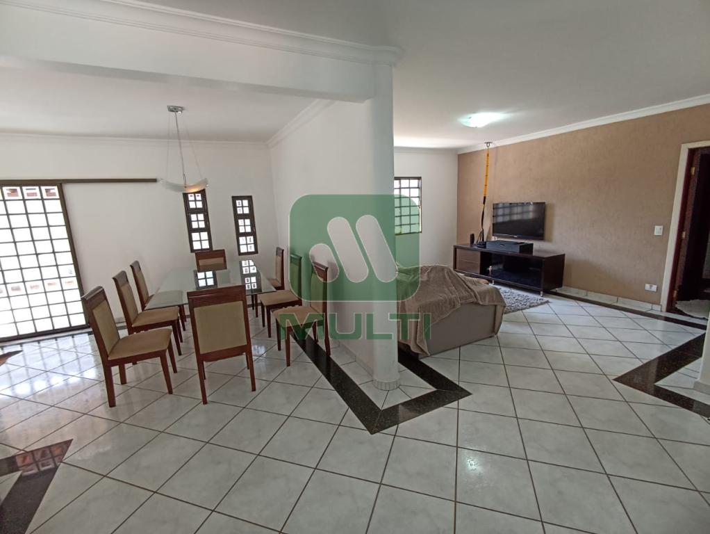 Casa à venda com 3 quartos, 309m² - Foto 13