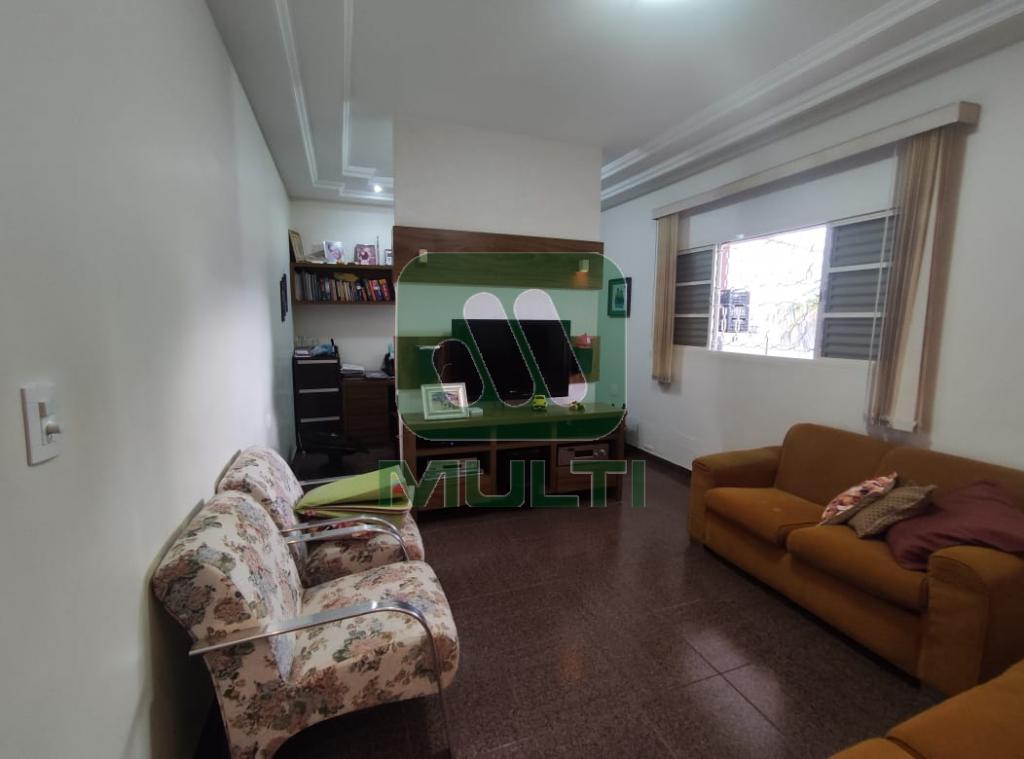 Casa à venda com 3 quartos, 280m² - Foto 4