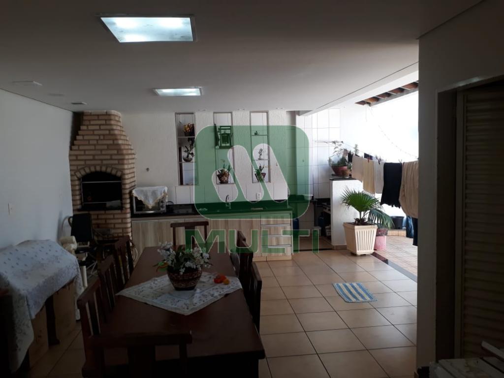 Casa à venda com 3 quartos, 280m² - Foto 20