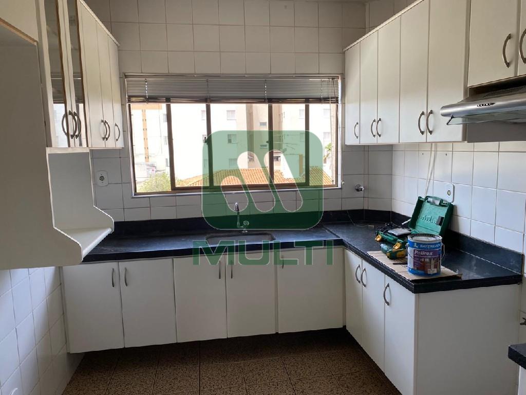 Apartamento à venda com 3 quartos, 130m² - Foto 5