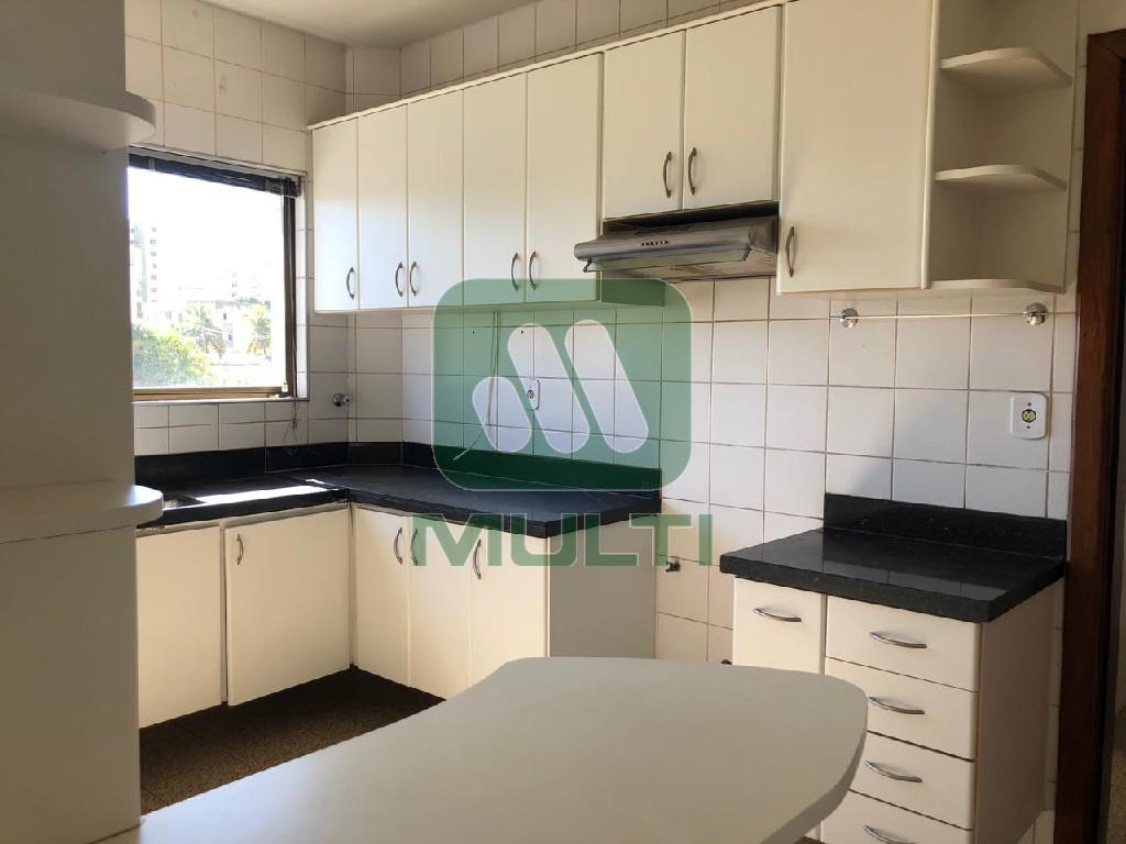 Apartamento à venda com 3 quartos, 130m² - Foto 33